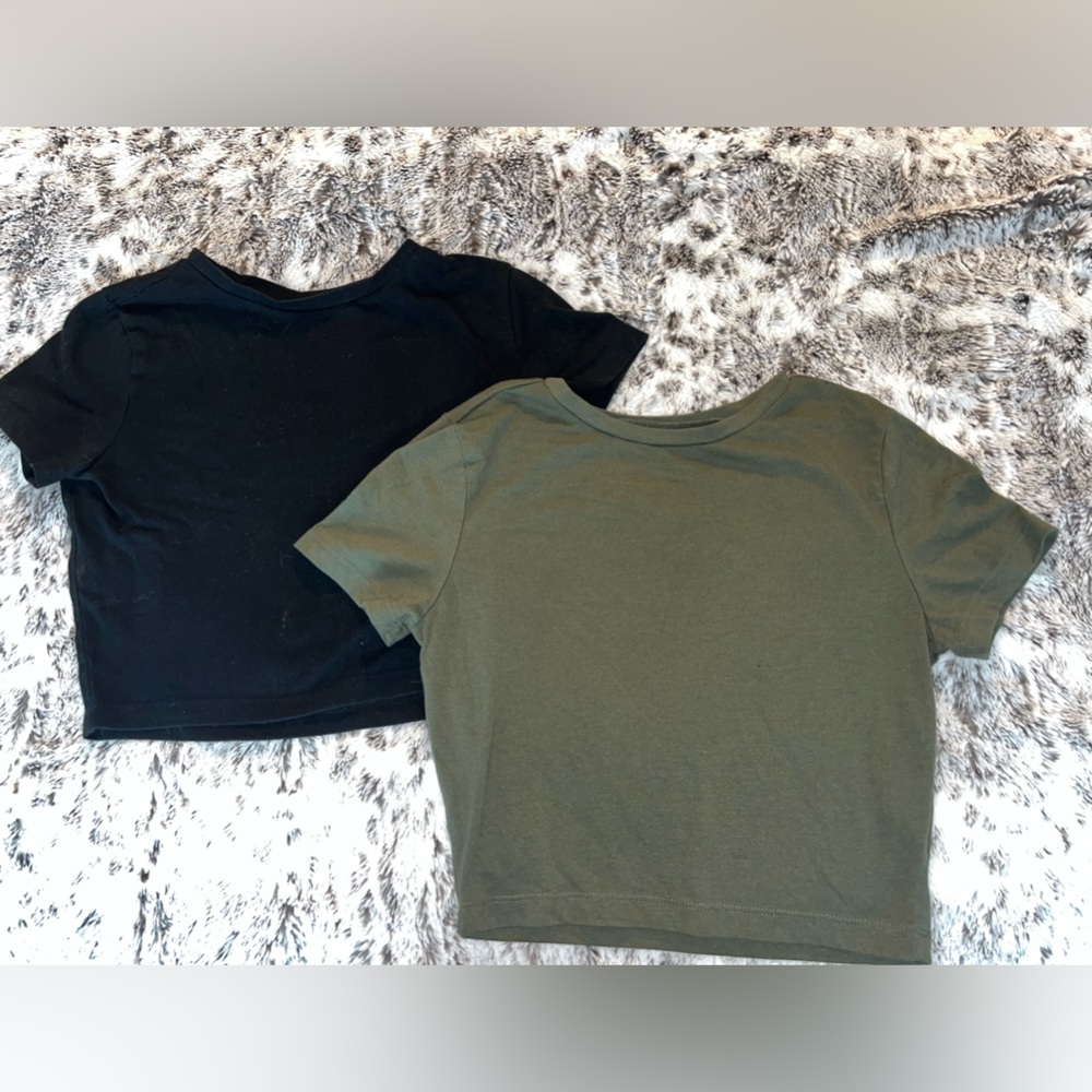 2 regular black and green wild fable crop tops size s